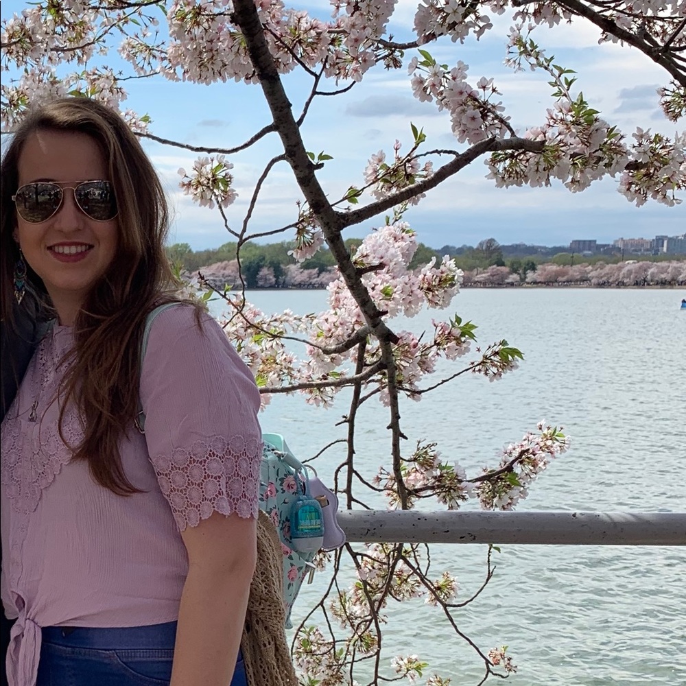 Meet your Posher, Courtney